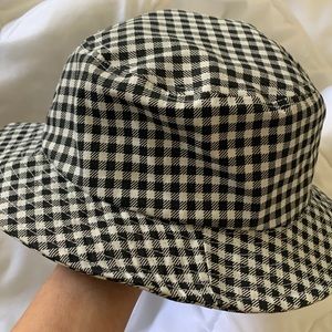 Urban Outfitters bucket hat